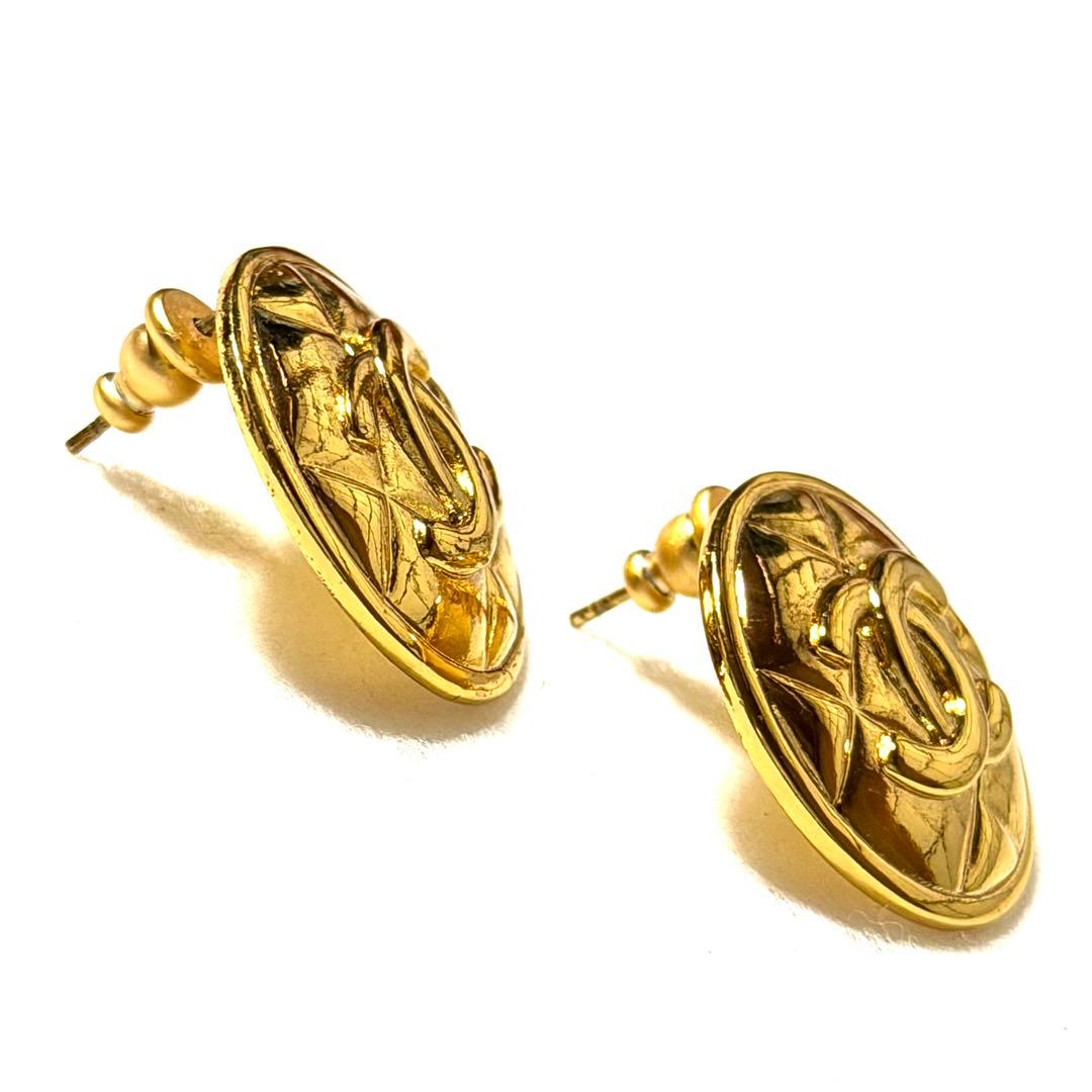 シャネル　CHANEL ピアス　ココマーク　マトラッセ　ゴールド