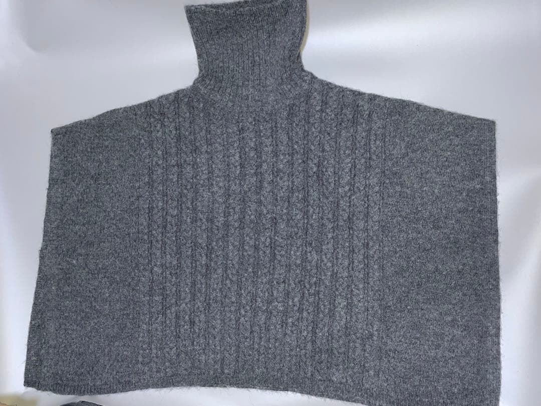 【未使用】Spick&Span ケープニットポンチョ　グレー Fサイズ