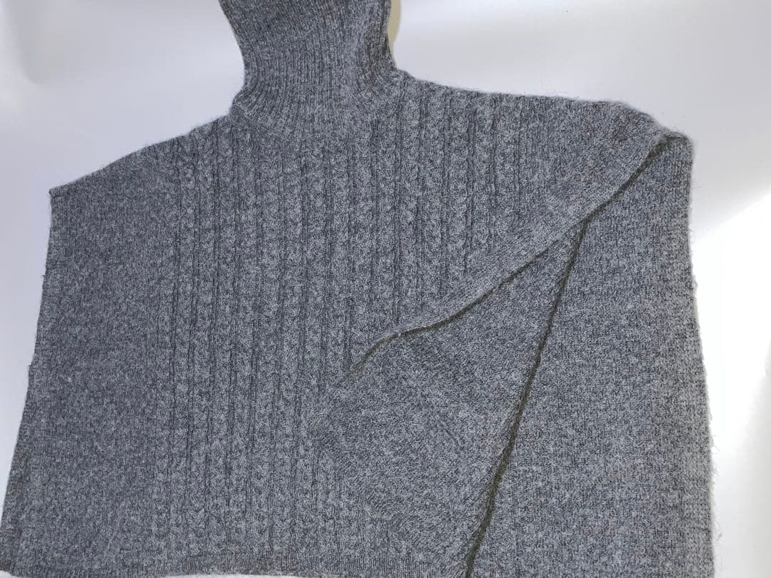 【未使用】Spick&Span ケープニットポンチョ　グレー Fサイズ