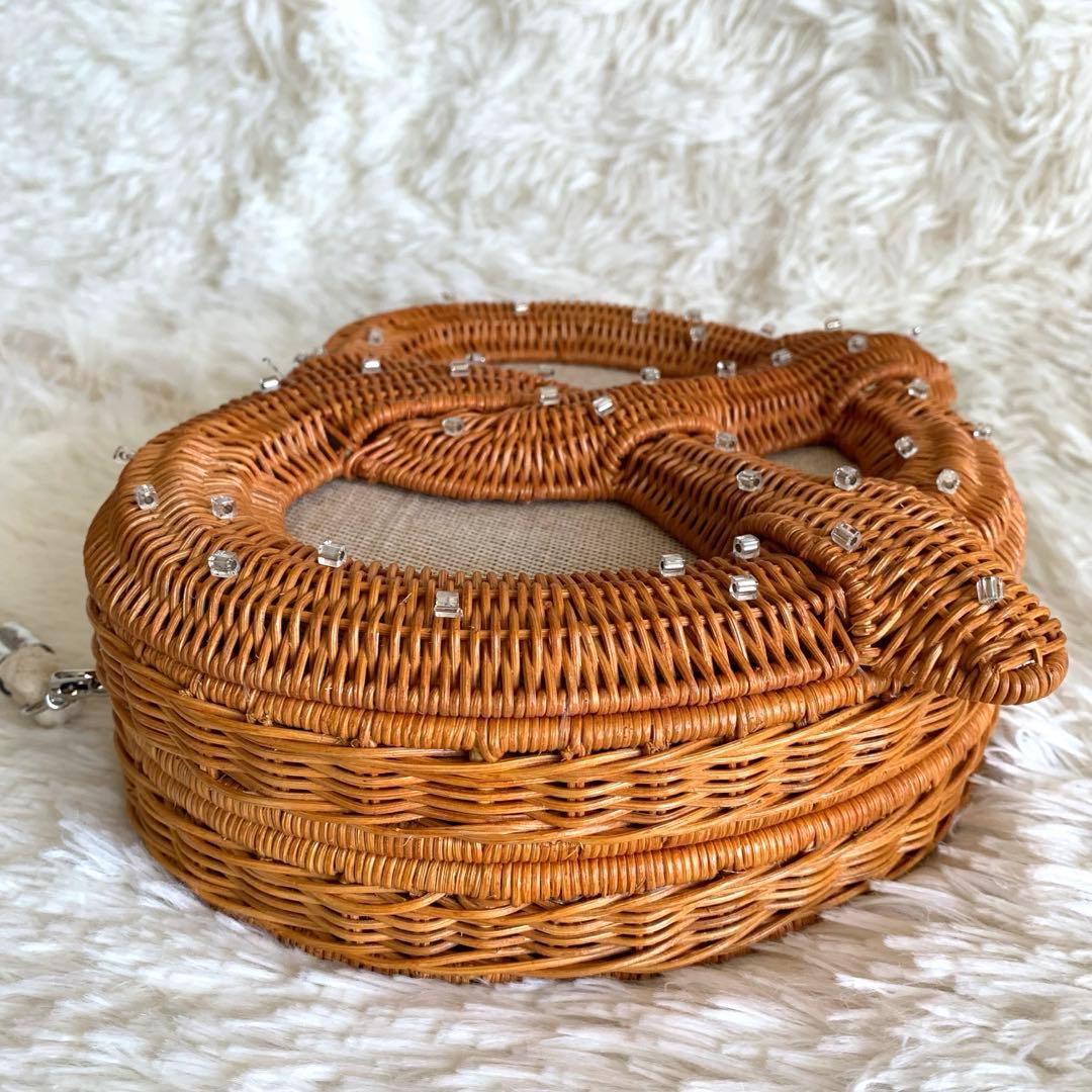 accommode プレッツェルショルダーバッグ プレッツェル