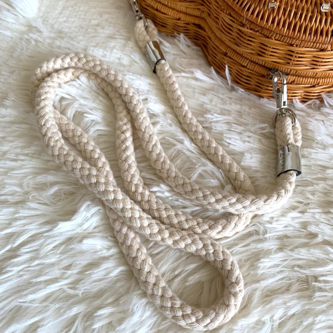 accommode プレッツェルショルダーバッグ プレッツェル