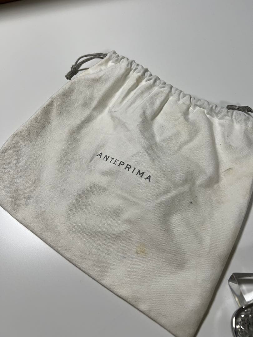 ANTEPRIMA シルバー クラッチバッグ
