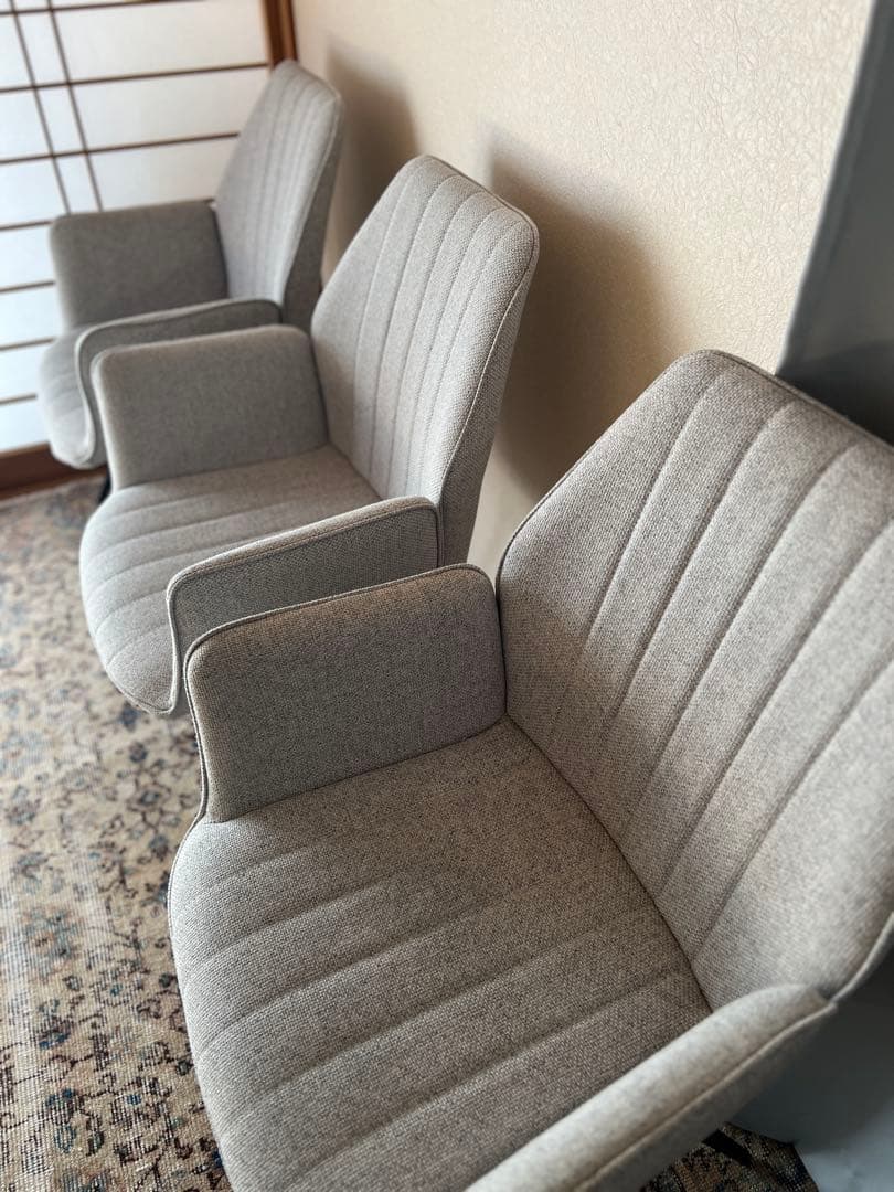 グレー 180度 回転式 肘付き ダイニングチェア 4脚セットのうちの1脚