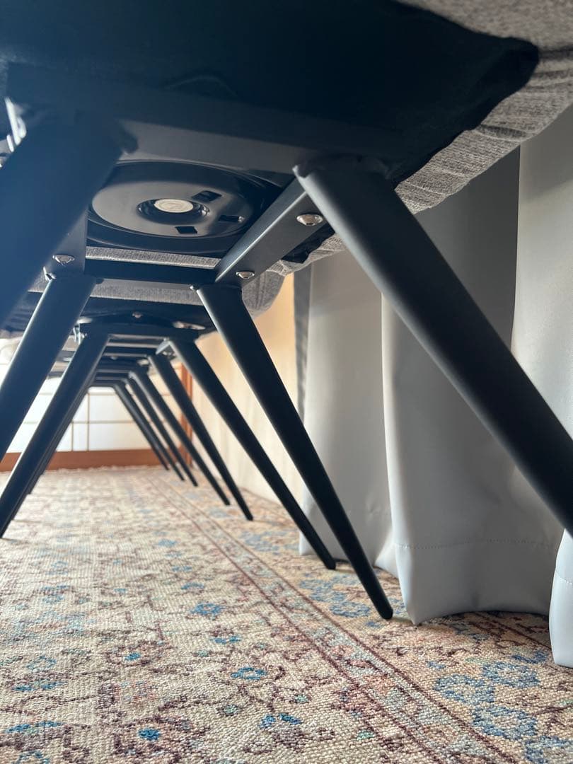 グレー 180度 回転式 肘付き ダイニングチェア 4脚セットのうちの1脚