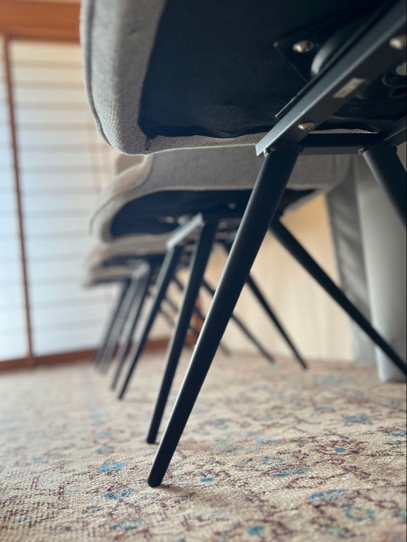 グレー 180度 回転式 肘付き ダイニングチェア 4脚セットのうちの1脚