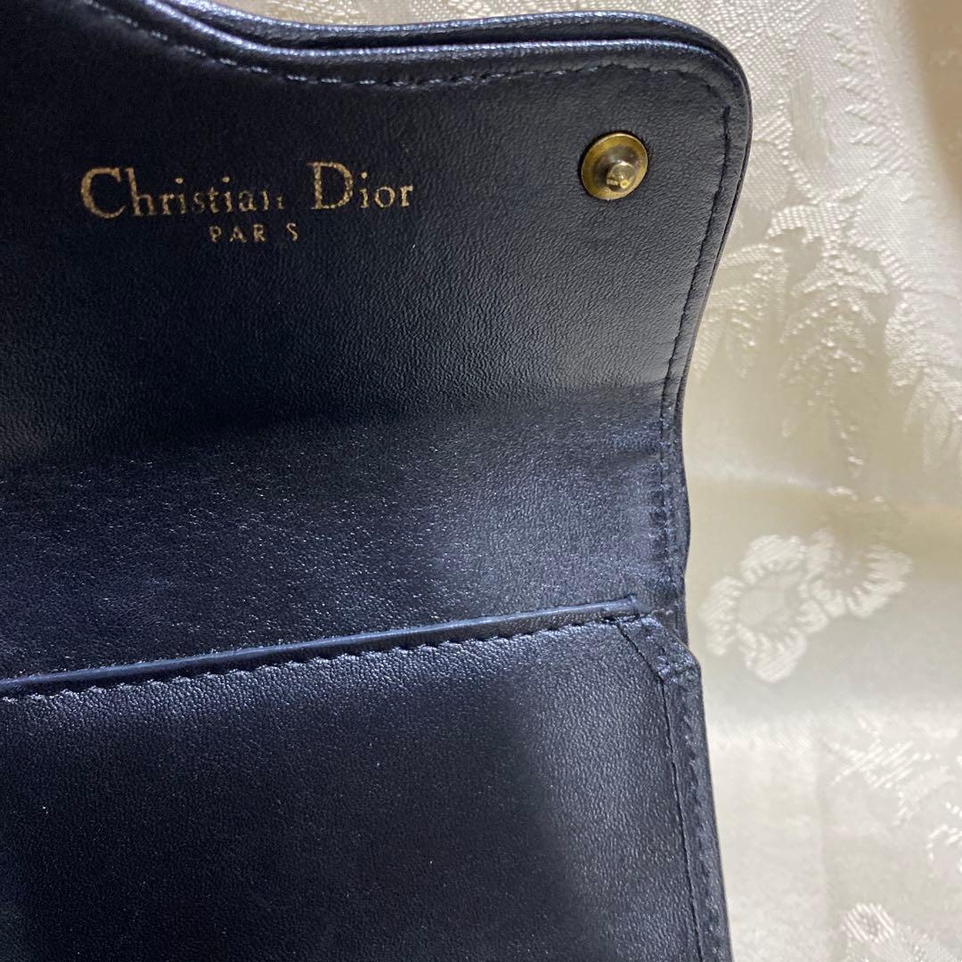 ロゴパターン 三つ折り財布