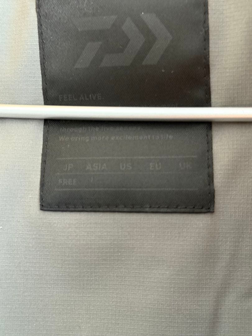 daiwa pier39 ダイワピア ダウンベスト　イエロー