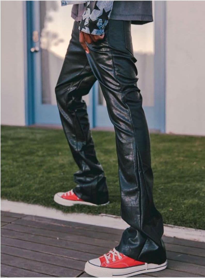 【新品タグ付き】mnml ブラックレザーフレアパンツ　32inch　ミニマル