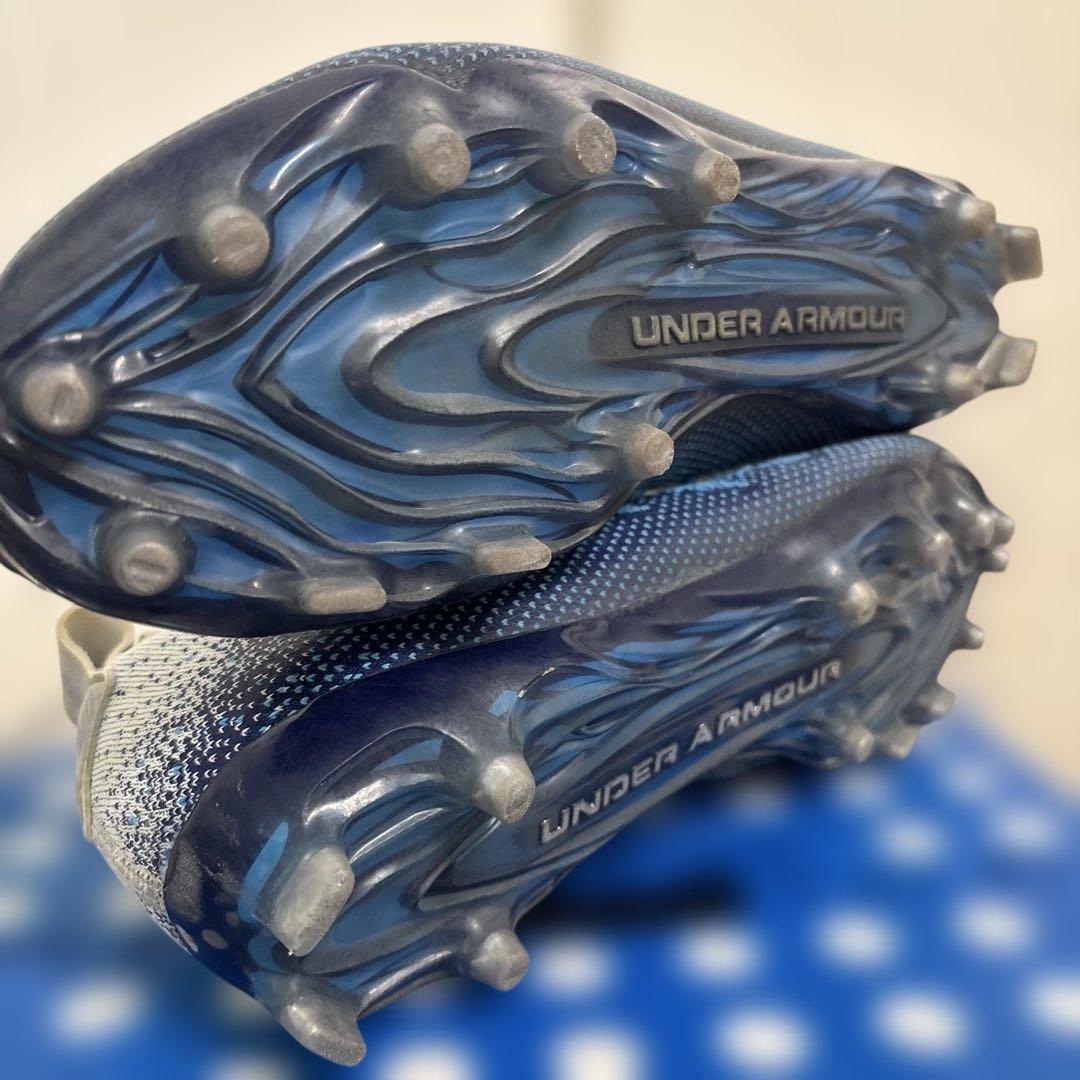 UA“SPOTLIGHT LUX MC“ホワイト/カロライナブルー 26㌢