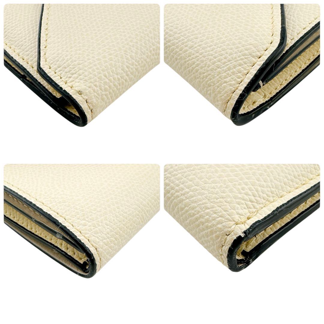 美品◇ヴァレクストラ レザー イジィデ 三つ折り財布 アイボリー レディース