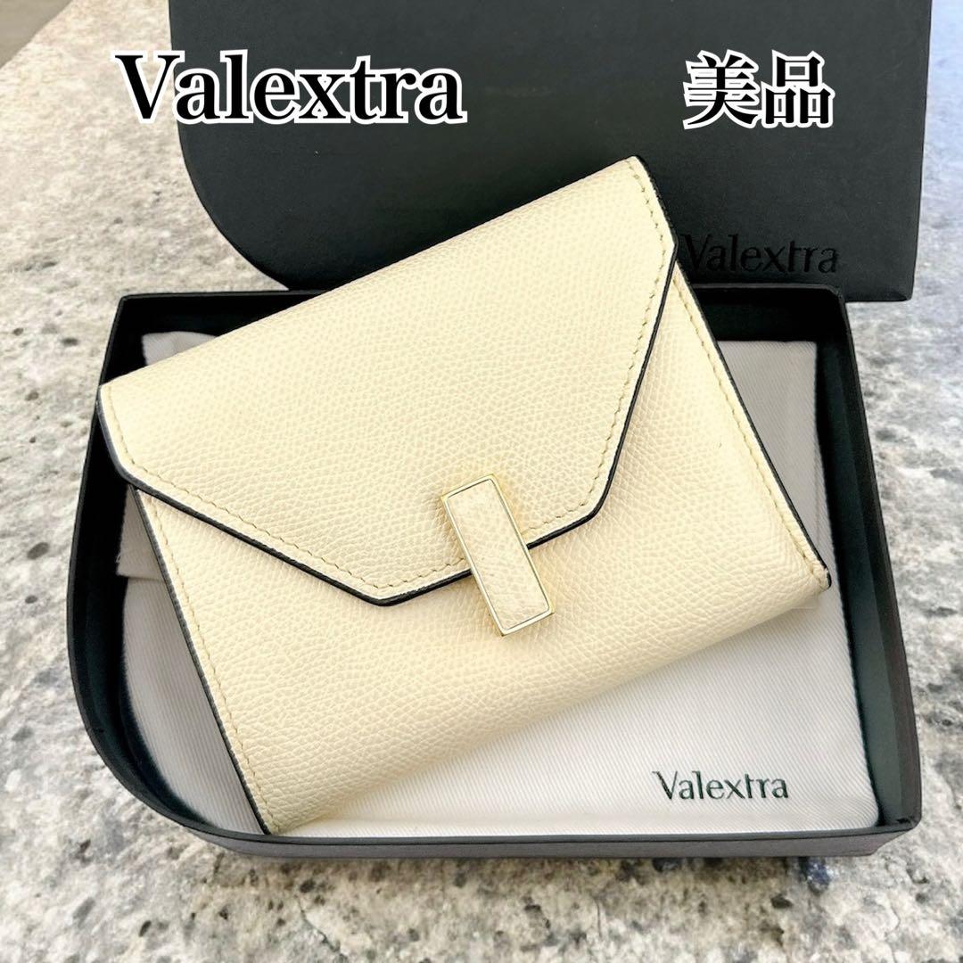 美品◇ヴァレクストラ レザー イジィデ 三つ折り財布 アイボリー レディース