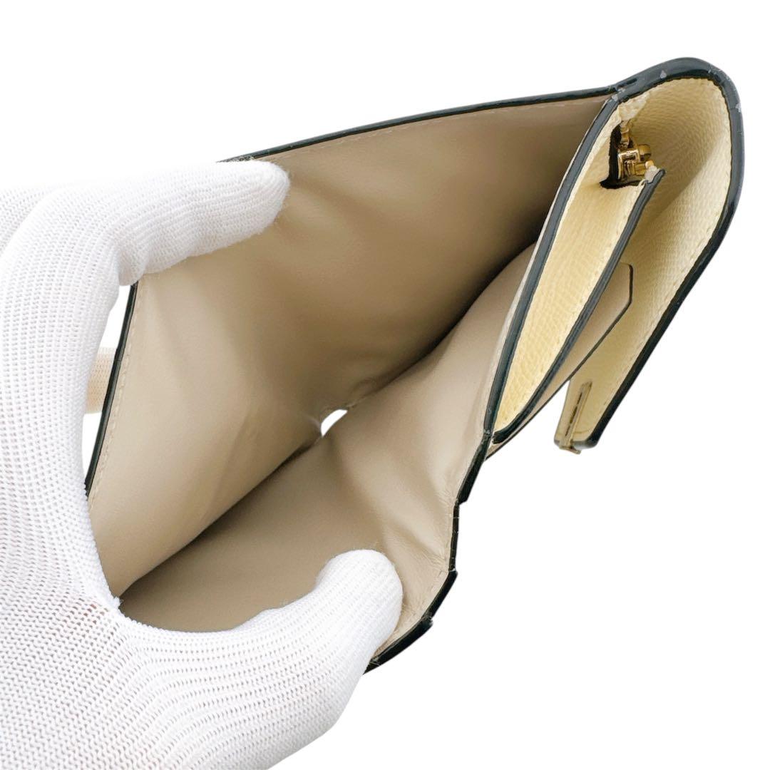 美品◇ヴァレクストラ レザー イジィデ 三つ折り財布 アイボリー レディース