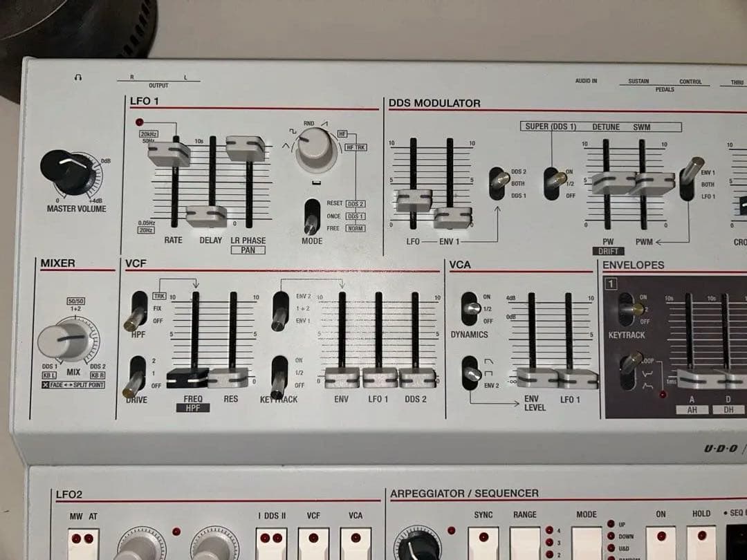 【完動品】U.D.O. SUPER 6 desktop アナログシンセサイザー