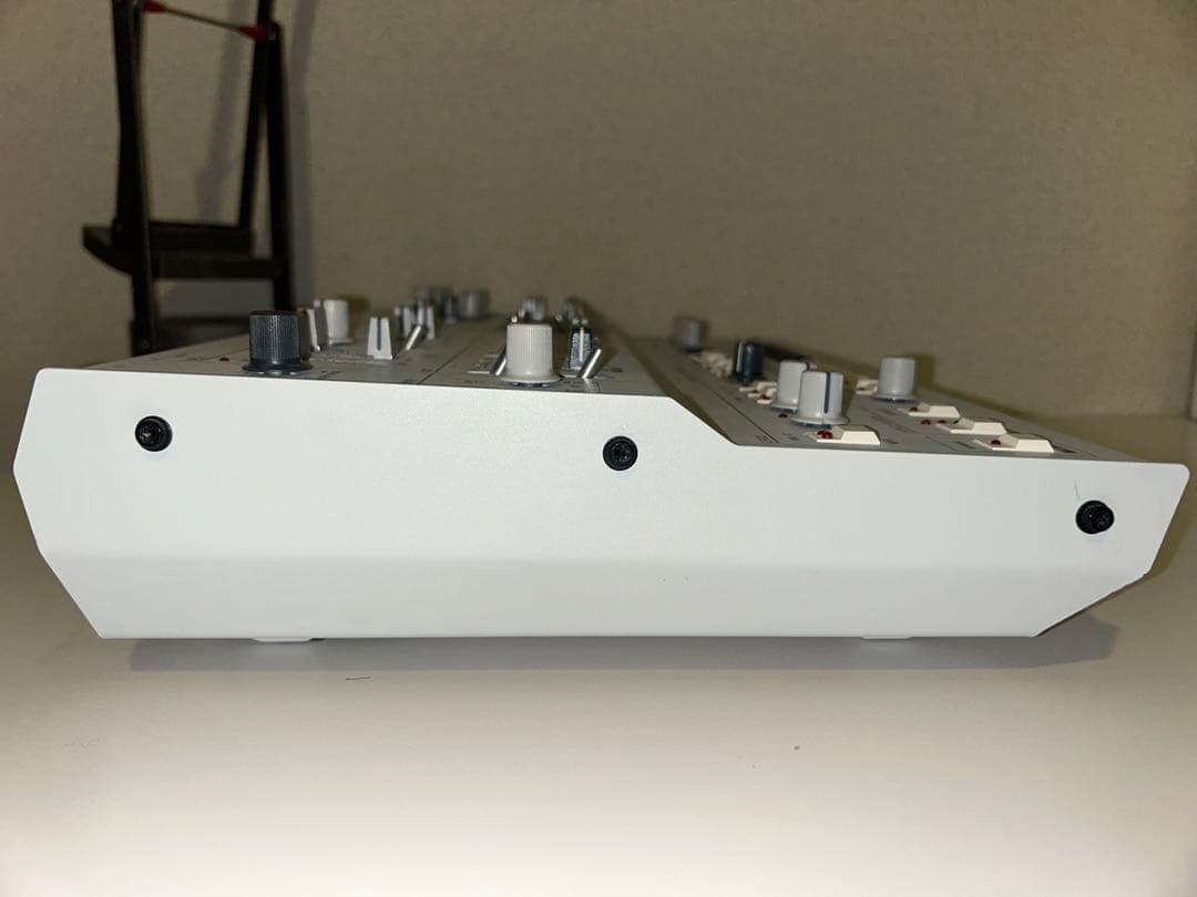 【完動品】U.D.O. SUPER 6 desktop アナログシンセサイザー