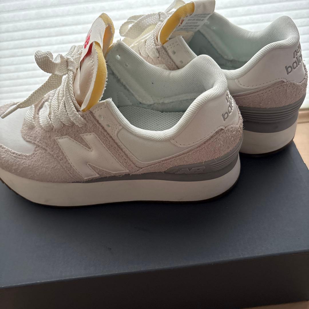 ニューバランス WL574ZQD 23.5cmレディース厚底スニーカー ホワイト