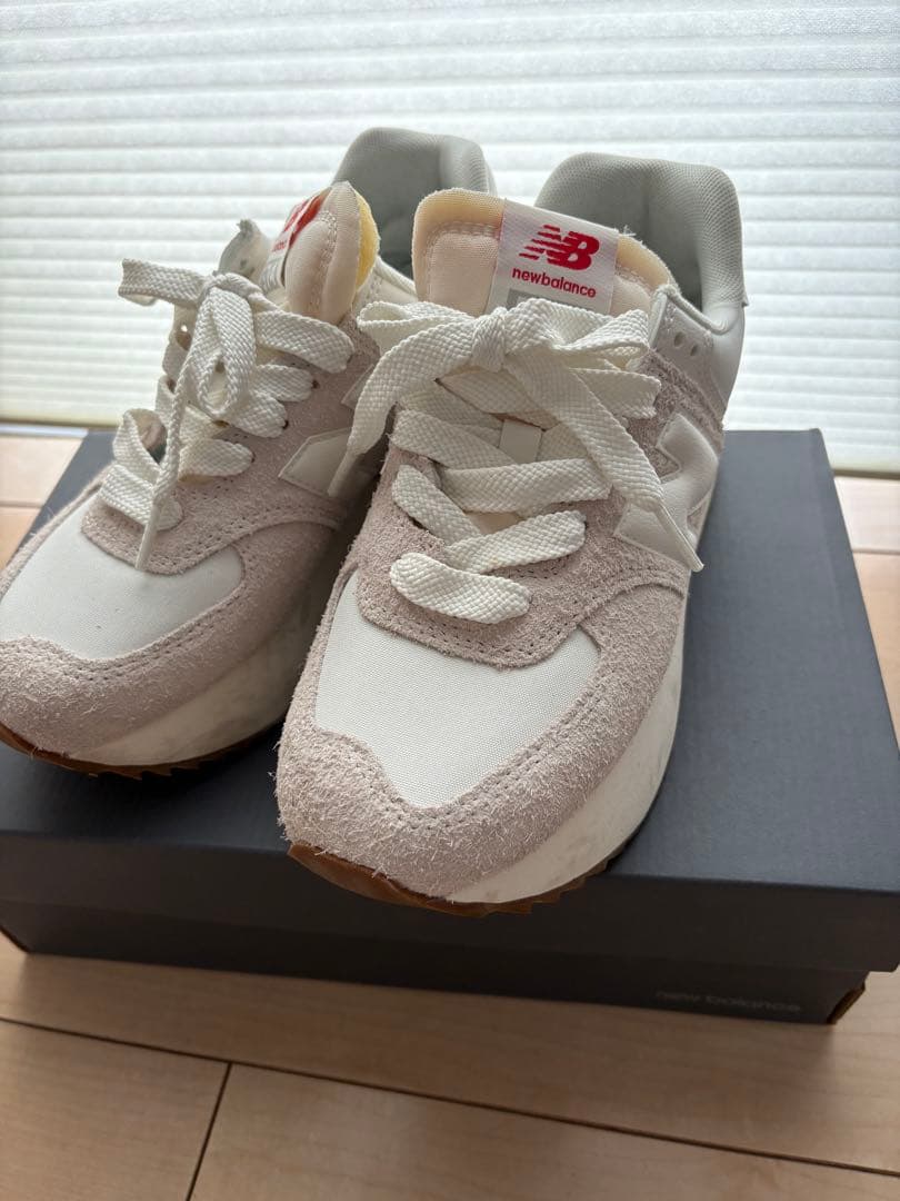 ニューバランス WL574ZQD 23.5cmレディース厚底スニーカー ホワイト