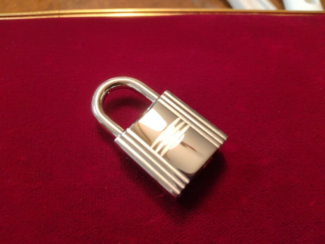 【極美品】HERMES エルメス 　カデナ南京錠　鍵2ケ