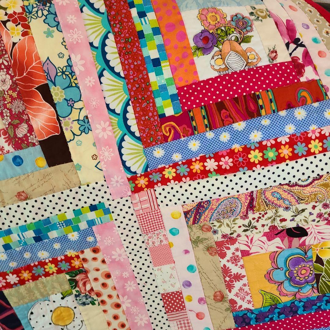 カラフルなパッチワーク タペストリー