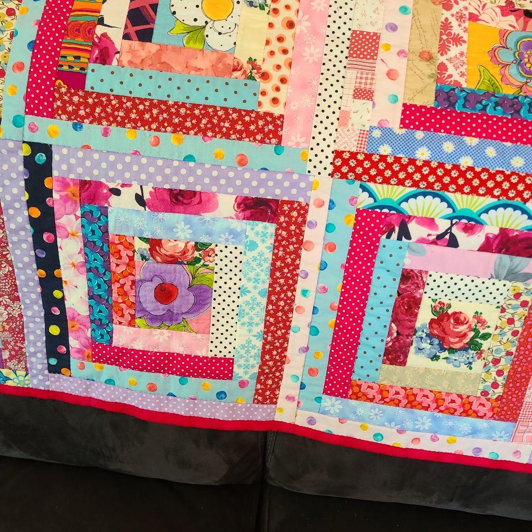 カラフルなパッチワーク タペストリー