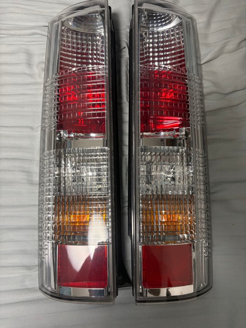 ＤＡ６４Ｗ　純正後期テール左右セット