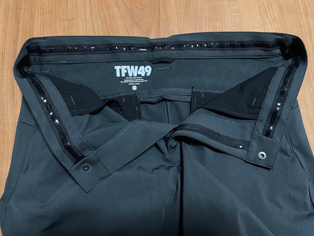 未使用　TFW49 アンクルスリムパンツ　チャコール　M ゴルフ