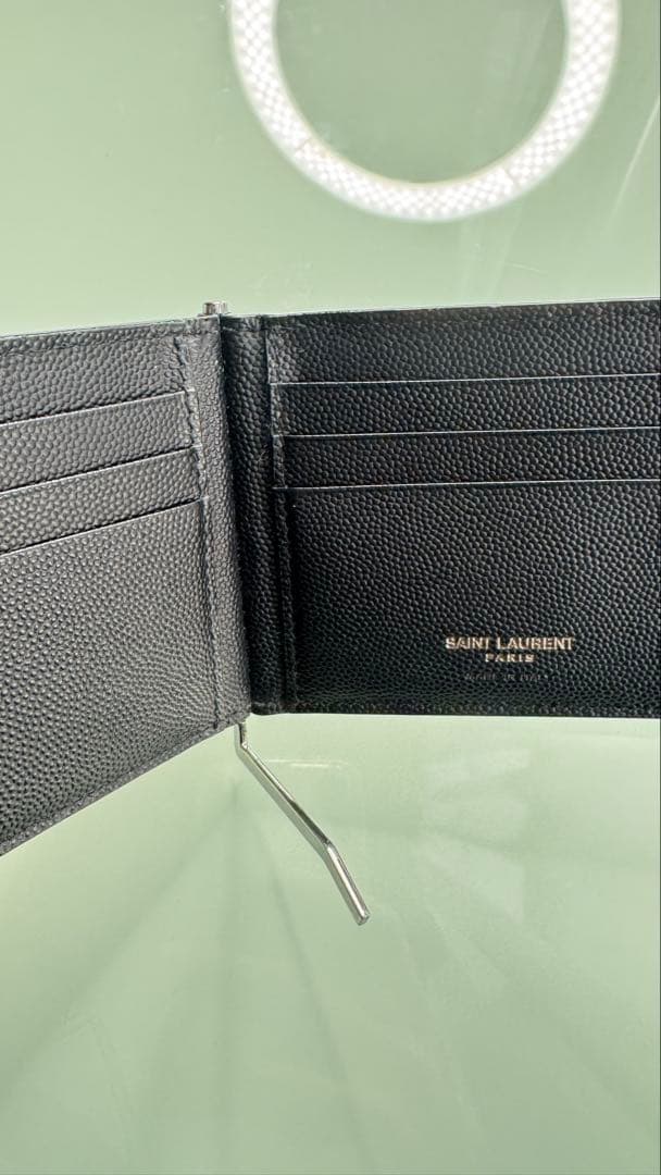 YSL ブラックレザー マネークリップ（イヴ・サンローラン）