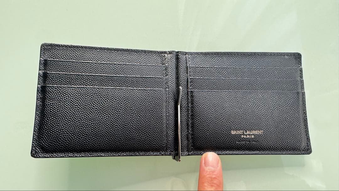 YSL ブラックレザー マネークリップ（イヴ・サンローラン）