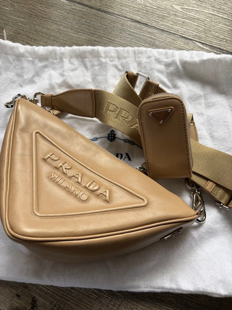 鞠*山様 PRADA ベージュ ショルダーバッグ
