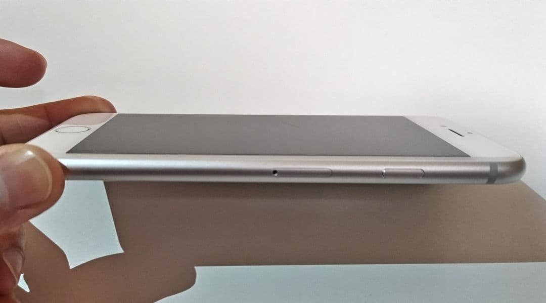 iPhone8 本体のみ 64gb