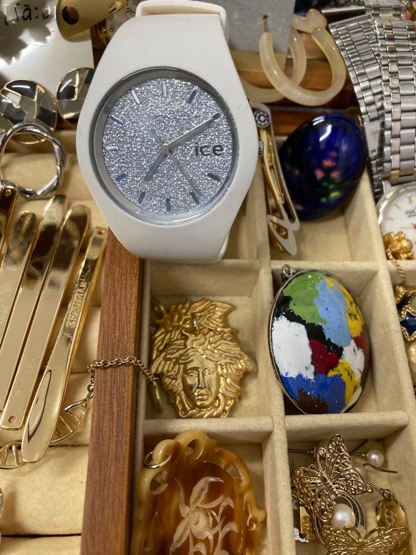 遺品整理 指輪 ネックレス イヤリング 腕時計　ブローチ カフス パール