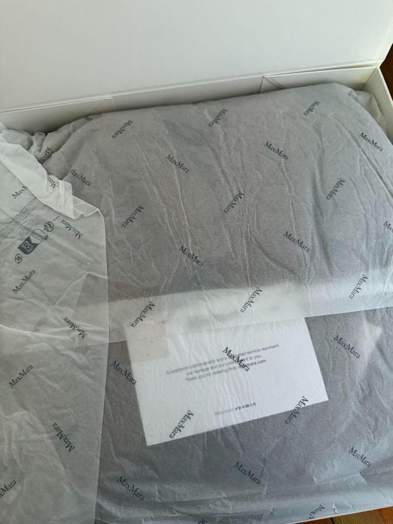 J*M様 【新品未使用・タグ、箱付】マックスマーラ　ケープ TEBE