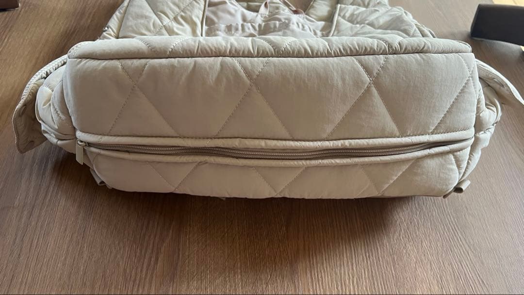 moncheri キルティング フロントリュック ペットキャリー S ベージュ