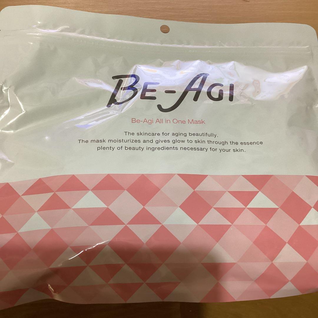 BE-AGI オールインワンマスク36枚入りとモンクレールのダウンジャケット