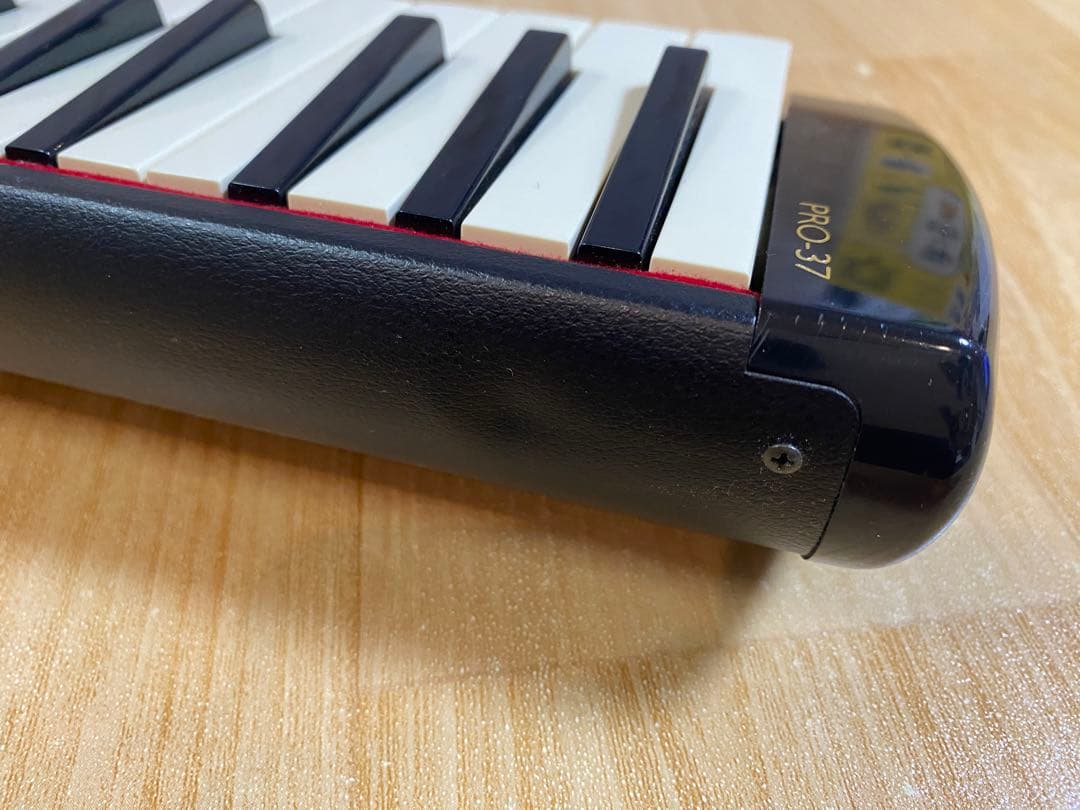 SUZUKI スズキ 鍵盤ハーモニカ PRO-37 v2