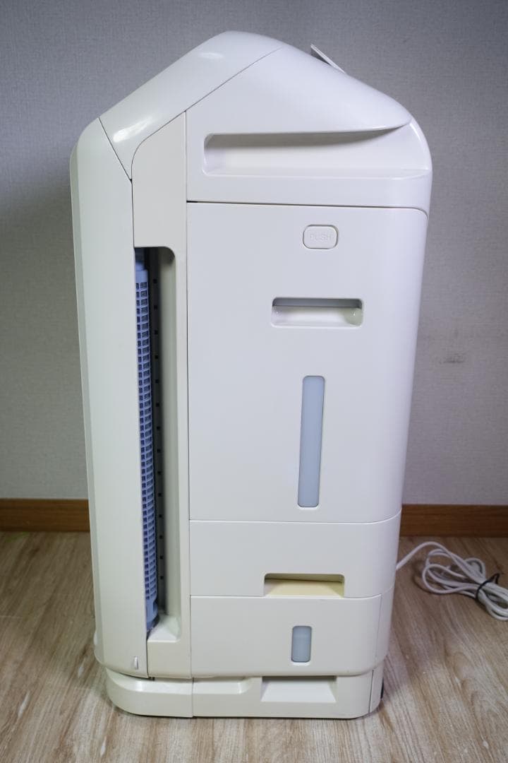 ダイキン 加湿ストリーマ空気清浄機 MCZ70U-W