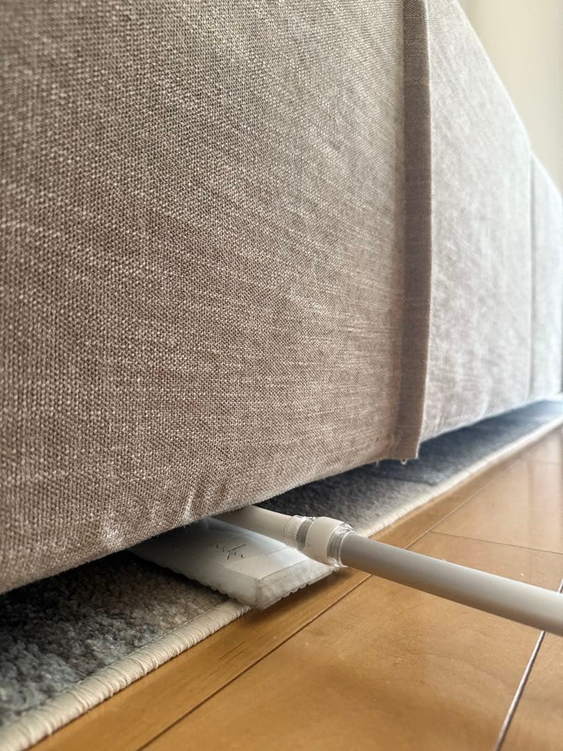 ベージュのファブリックコーナーソファ