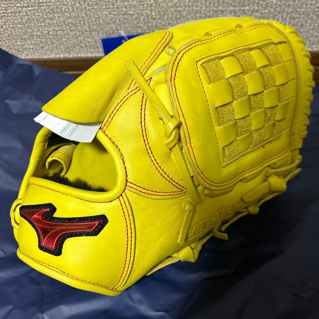Mizuno 軟式用　投手向けグローブ