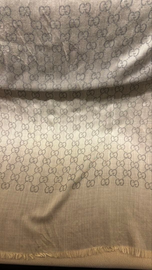 GUCCI グレー ロゴパターン ストール