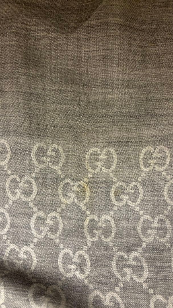 GUCCI グレー ロゴパターン ストール