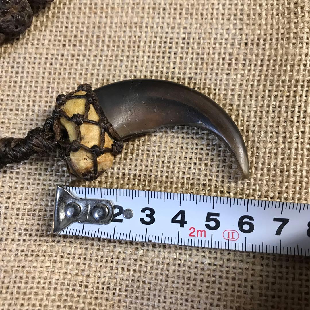 ヒグマの爪　マクラメ　ペンダントトップ　熊の爪　ベアクロー