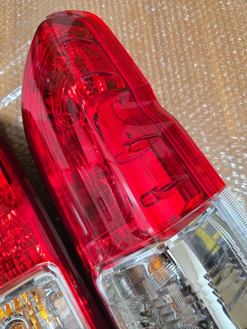 ハイエース 200系 テールライト トヨタ 純正 ⁴⁰