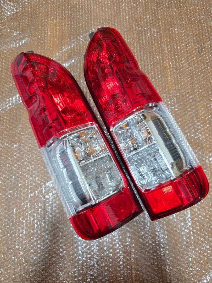 ハイエース 200系 テールライト トヨタ 純正 ⁴⁰