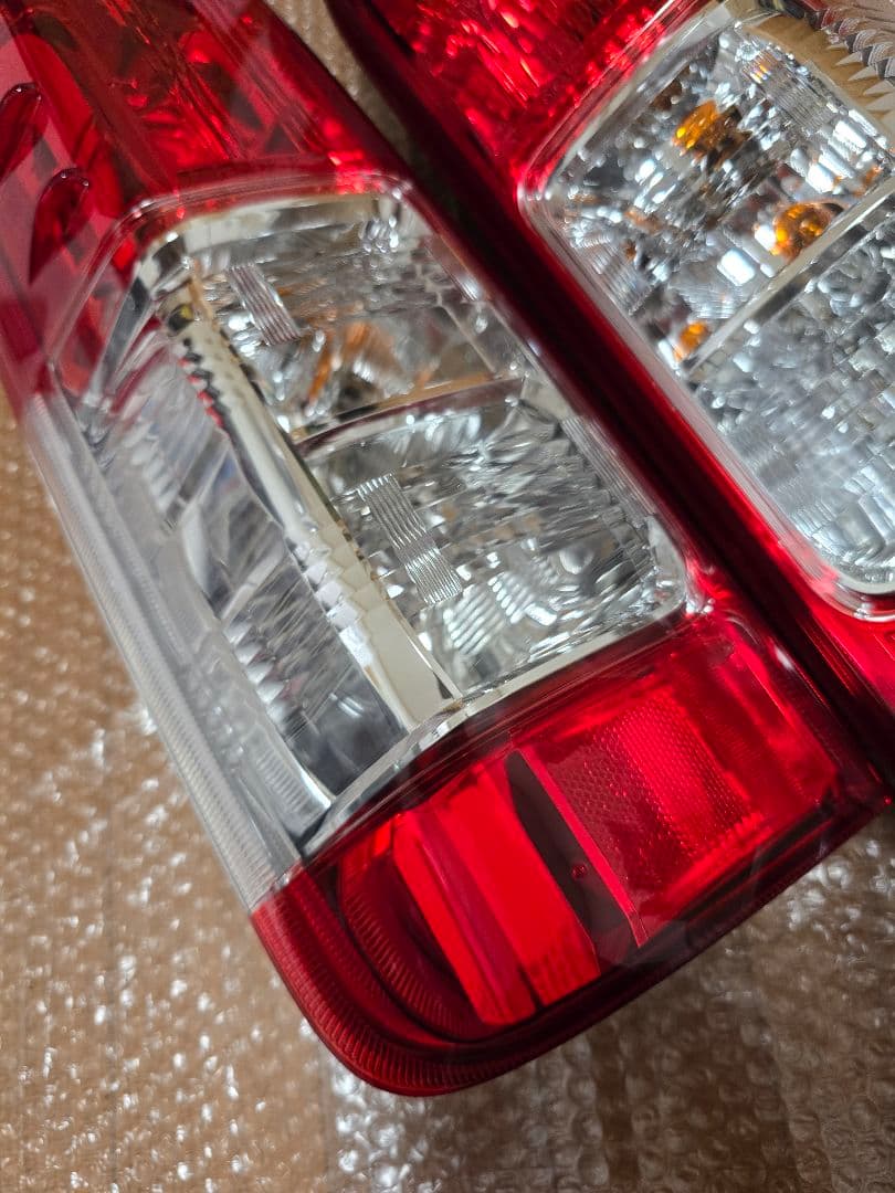 ハイエース 200系 テールライト トヨタ 純正 ⁴⁰