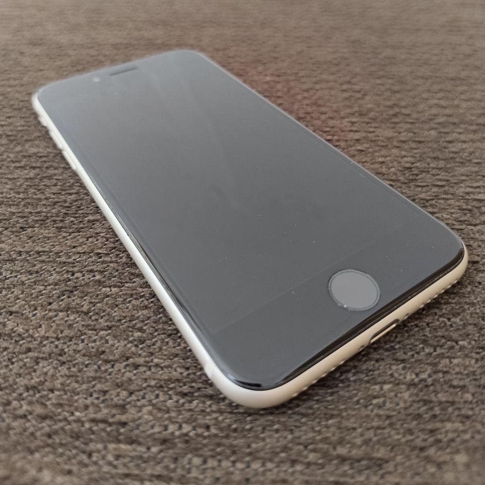 【美品】iPhone SE3 128GB SIMフリー 純正バッテリー