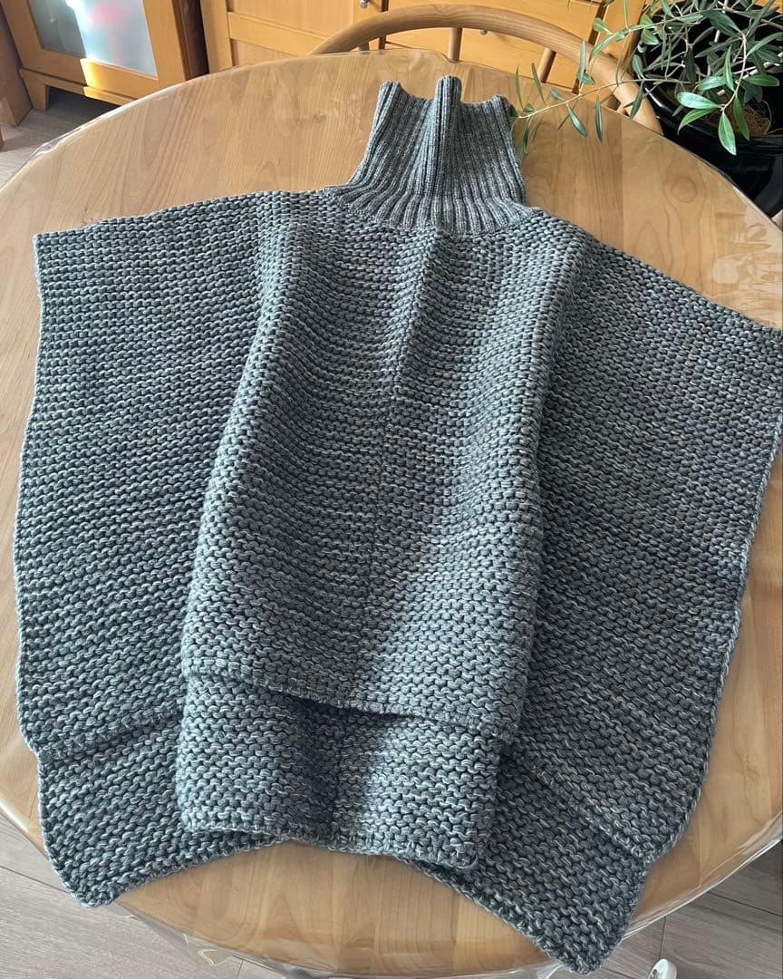 りちゃ さま専用UGG australia ⚫︎クポンチョ⚫︎未使用⚫︎ニット コート