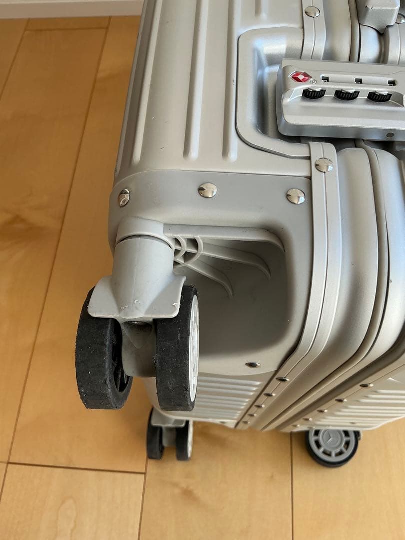 メルセデスベンツ　キャリーケース　スーツケース