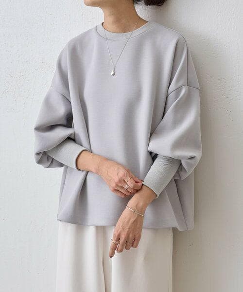 【タグ付き、美品】BEARDSLEY　ダンボールパフトレーナー