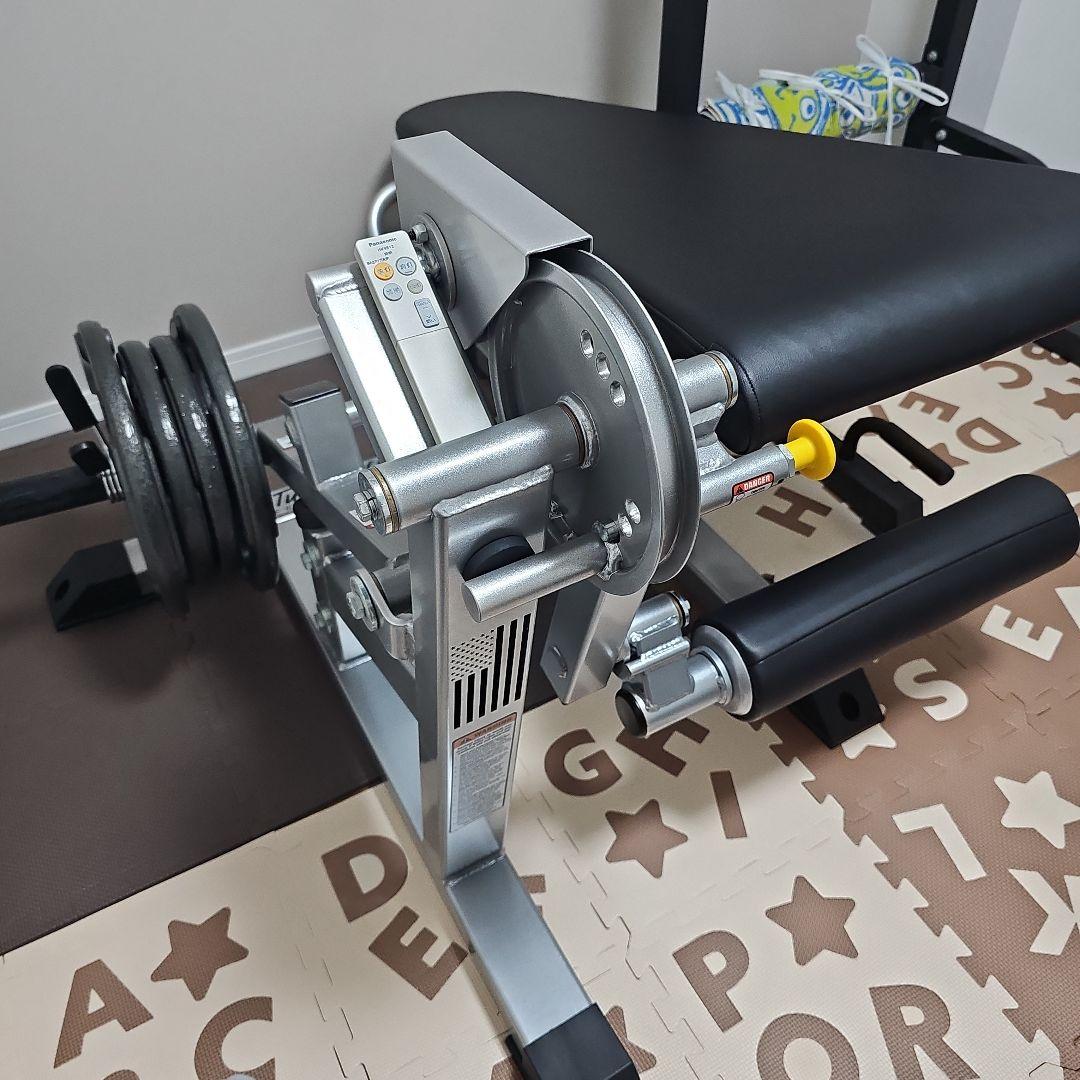 【現在入手不可】TuffStuff レッグエクステンション＆レッグカールマシン