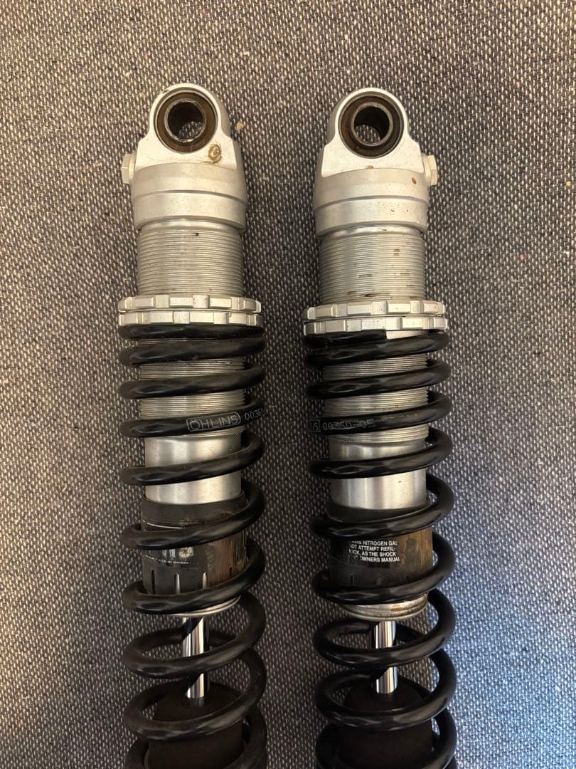 オーリンズ　ローダウン　リアショックKA6320　W400　W800等にも