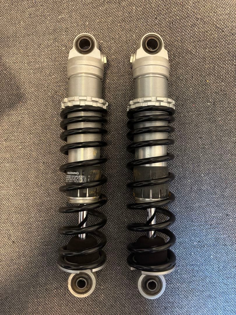 オーリンズ　ローダウン　リアショックKA6320　W400　W800等にも
